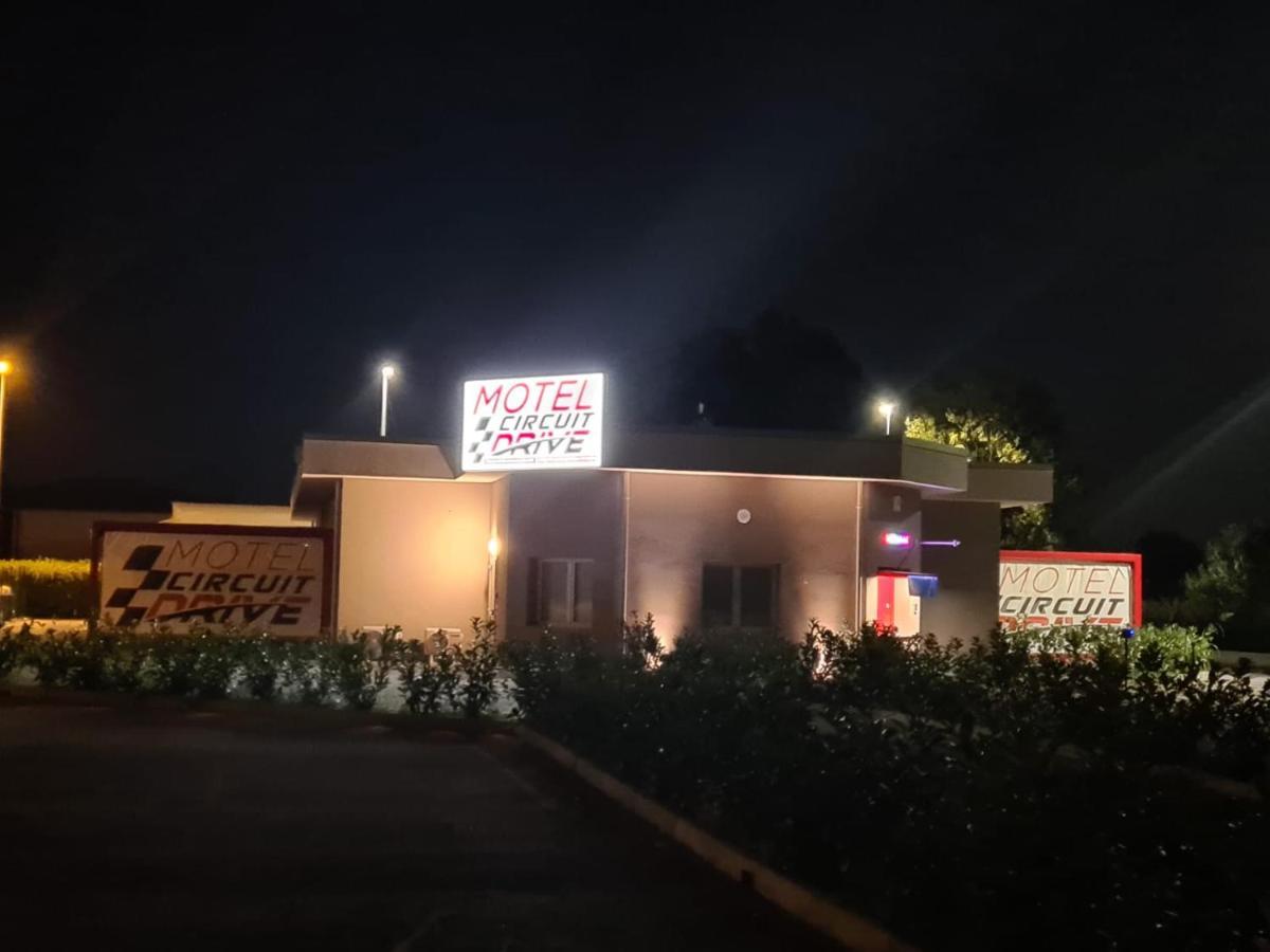 Motel Circuit Drive Cingia De' Botti Luaran gambar
